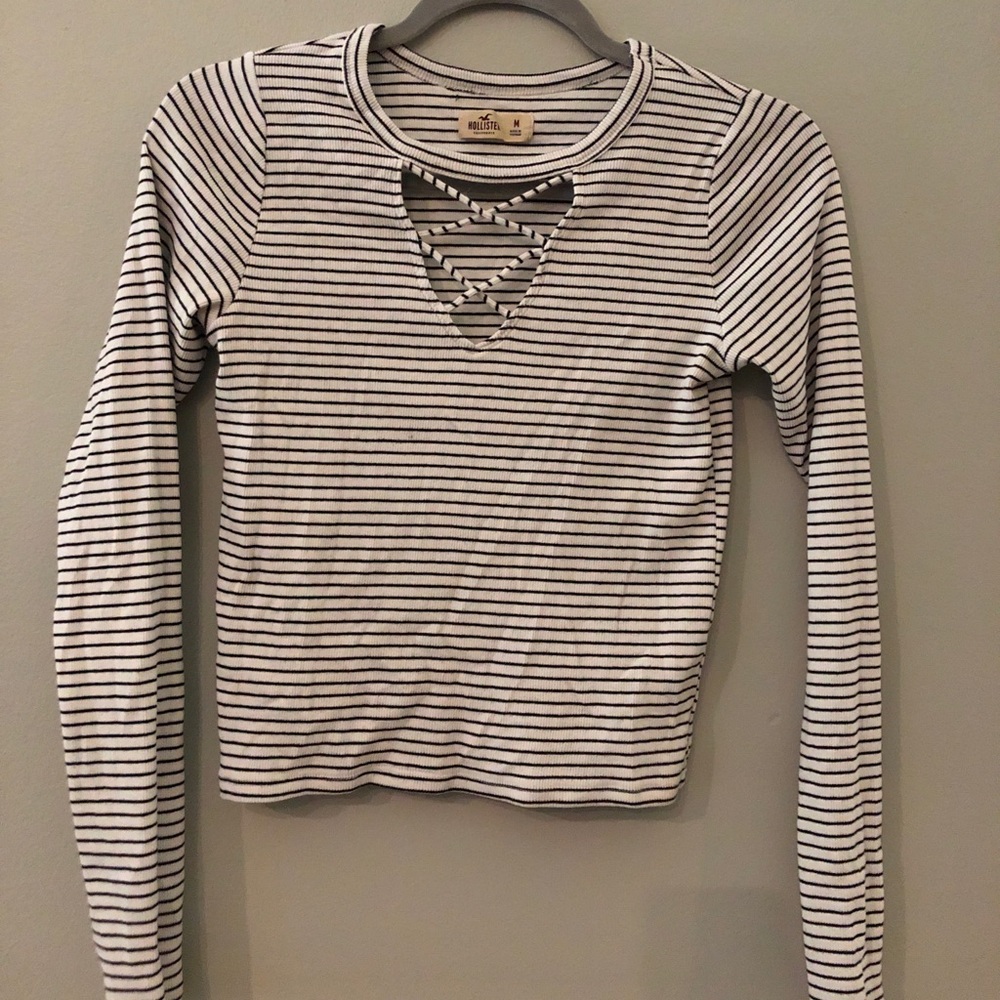 HOLLISTER Long Sleeve Crop Top